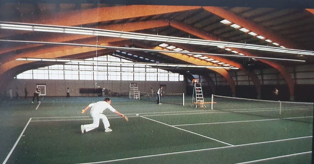 Bild der Tennishalle innen 1981